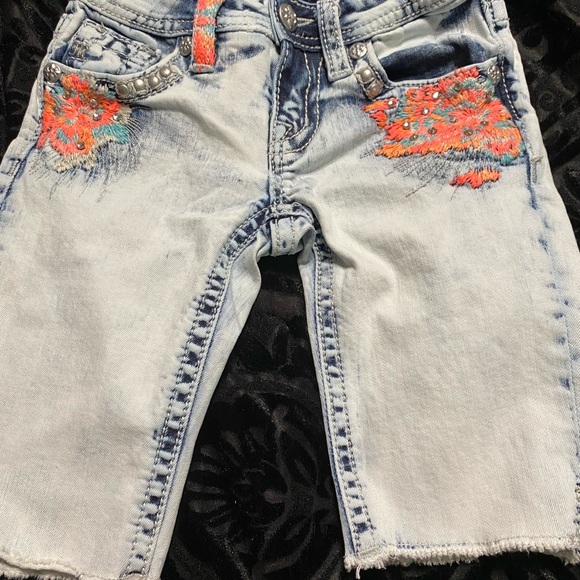 Girls Miss Me jean shorts - Picture 2 of 3